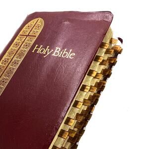 Holy Bible King James Giant Print Red Letter Edition Has Concordance